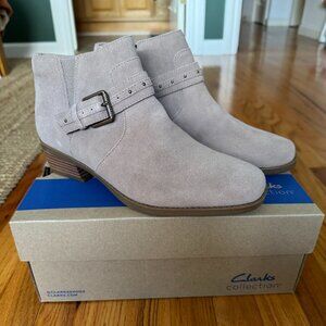 Clarks Danyelle Wish ankle boot in Light Taupe Suede size 8